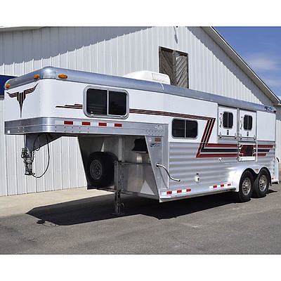 2004 4 Star 2 Horse Trailer with 6' Comfort Package LQ