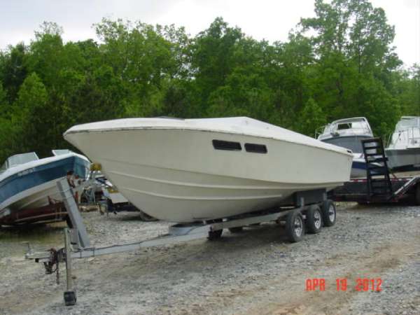 1980  Wellcraft  Nova 25 Mercruiser TRS cut