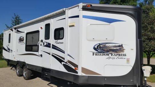 2013 Coachmen Freedom Express M 302 V