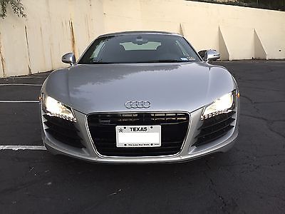 Audi : R8 R-TRONIC COUPE V8,NAVIGATION,PREMIUM PKG. 2009 audi r 8 silver r tronic coupe in excellent condition loaded with options