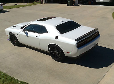 Dodge : Challenger SRT Hellcat 2016 srt hellcat new 6.2 l v 8 16 v automatic ivory white tri coat pearl sunroof