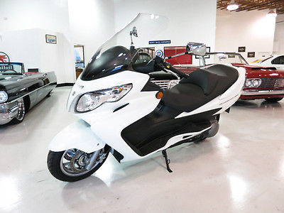 Suzuki : Other 2011 suzuki burgman 400 touring scooter only 690 original miles like new