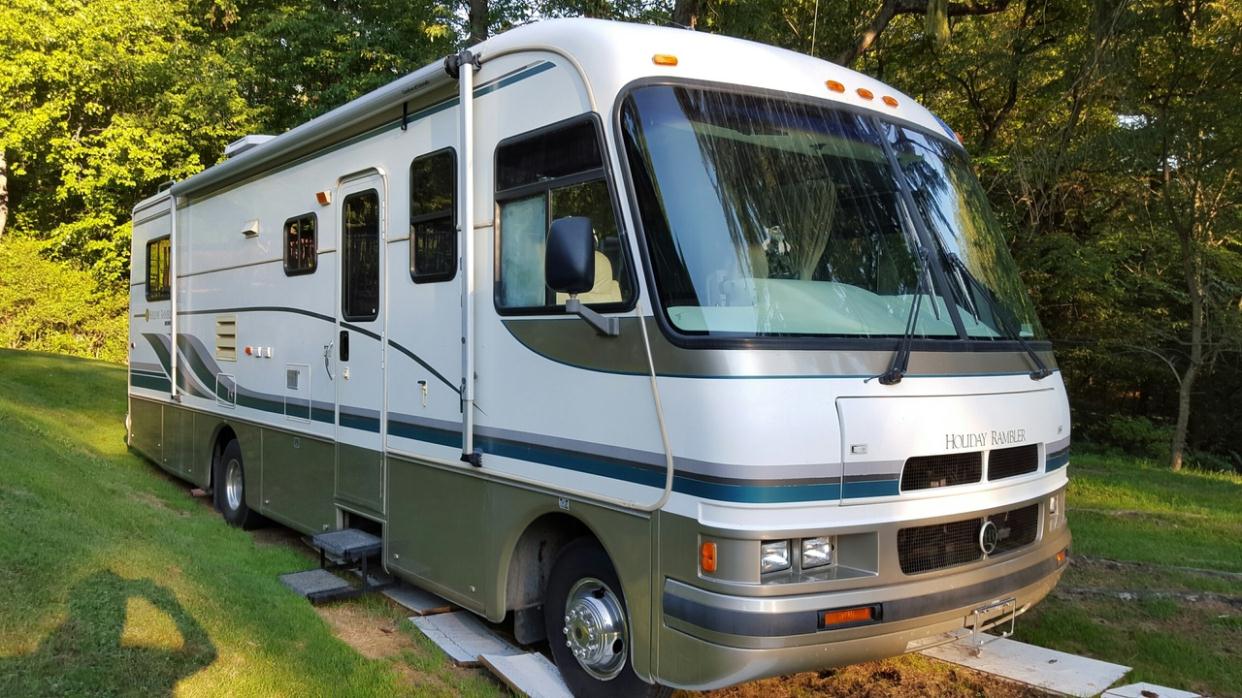 2002 Holiday Rambler Ambassador 36PBD