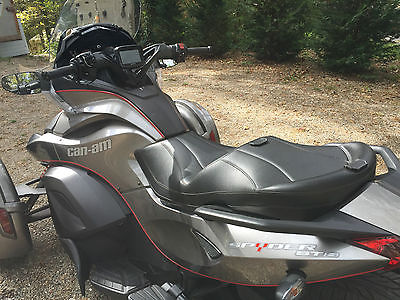 Can-Am : STS CAN AM SPYDER STS