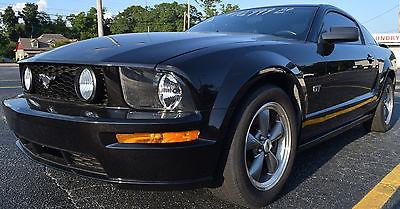 Ford : Mustang GT 2006 ford mustang gt coupe 2 door 4.6 l 11 000