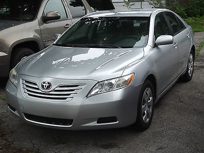 Toyota : Camry LE 2007 toyota camry le silver 4 dr sedan in very good conditon