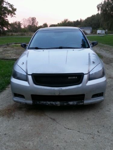 Nissan : Altima SE-R VERY RARE 2006 Nissan Altima SE-R 275 Horsepower 3.5 liter V6 6 Speed Manual