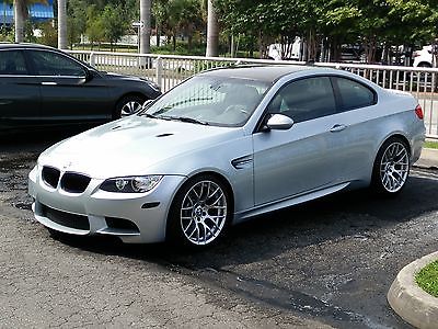 BMW : M3 competition package BMW M3 2011  2D  very nice  Competition package carbon roof good Carfax