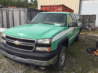 Chevrolet : Silverado 2500 HD 2006 chevrolet silverado 2500 hd 6.0 l v 8 forestry service green 4 wd