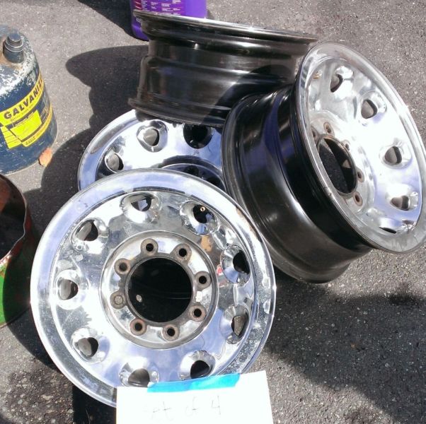 Set of 4 chrome ford superduty wheels, 0
