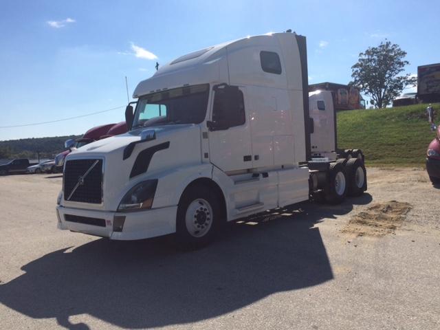 2012 Volvo (used) Vnl670