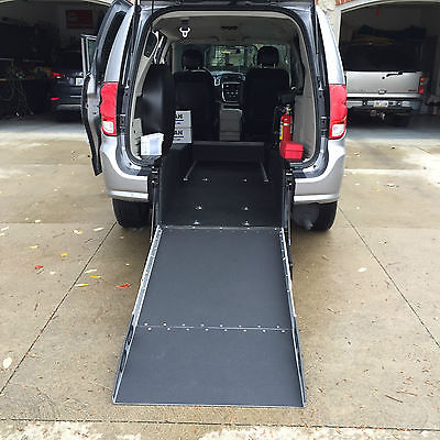 Dodge : Grand Caravan SXT Mini Passenger Van 4-Door Wheelchair Van
