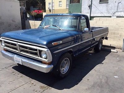 Ford : F-250 Classic blue exterior, red bench seat inside, runs great