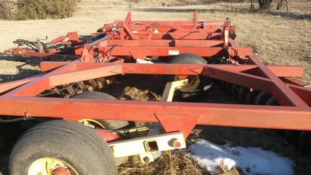 A 32' KRAUSE 4995 disk for sale in Jamestown,KS