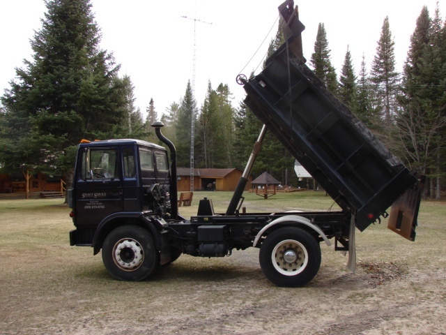 1988 Mack Midliner Ms200p