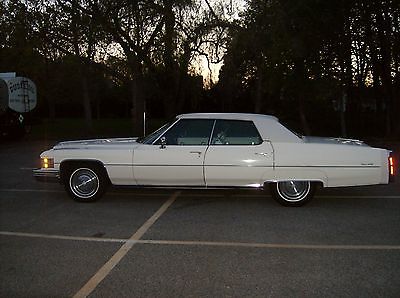 Cadillac : DeVille Chrome 1974 cadillac deville 4 door white on white leather