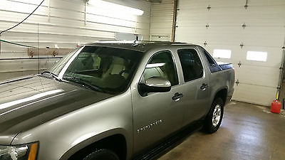 Chevrolet : Avalanche LS Crew Cab Pickup 4-Door 2009 chevy avalanche 4 x 4 heated leather