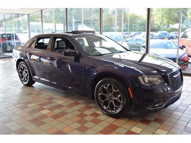 Chrysler : 300 Series 4dr 300S AWD 4 dr sdn 300 s 3.6 l nav awdlow miles low price blue alloy wheels sunroof