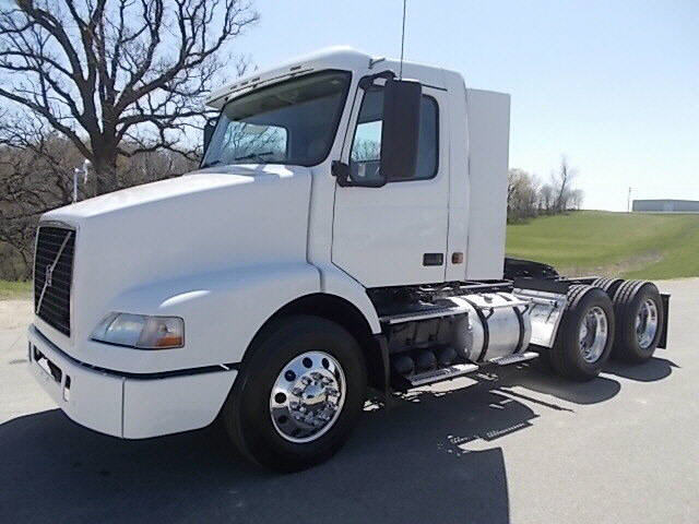 2007 Volvo Vnm64t200