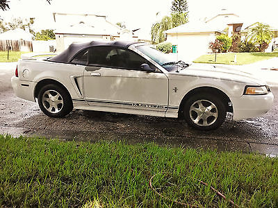 Ford : Mustang Base Convertible 2-Door 2000 white mustang convertible black top automatic 133 000 miles v 6 2 door