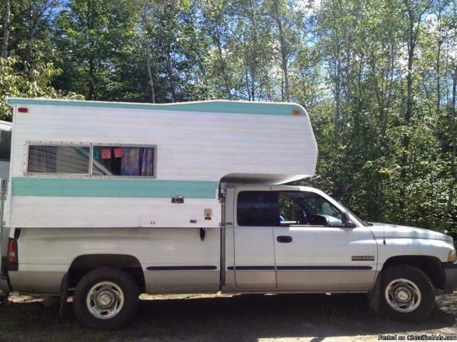 Retro truck camper! New electrical, renovated, no leaks, Jacks included