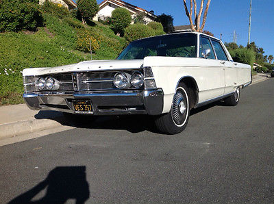 Chrysler : New Yorker Cloth and Vinyl with Front and Rear Armrests FACTORY VIRGIN ORIGINAL CALIFORNIA CAR PURCHASED FROM REAL OLD LADY FIRST OWNER