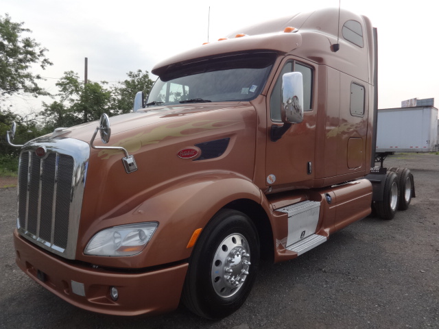 2013 Peterbilt 587