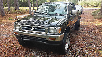 Toyota : Other DLX Extended Cab Pickup 2-Door 1993 toyota pickup dlx extended cab 4 wd pickup 2 door 2.4 l