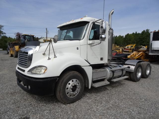 2004 Freightliner Cl12062st-Columbia 120