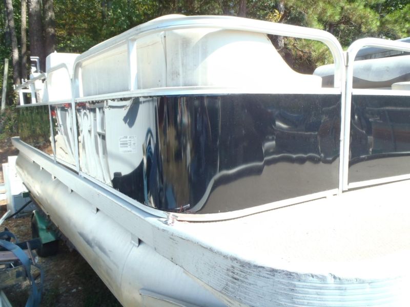 2002 Bennington Party Barge with 50 hp Johnson