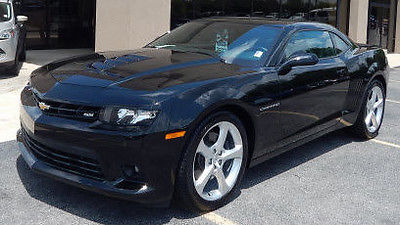 Chevrolet : Camaro SS 2015 chevrolet camaro ss coupe 2 door 6.2 l v 8 with less than 1300 miles