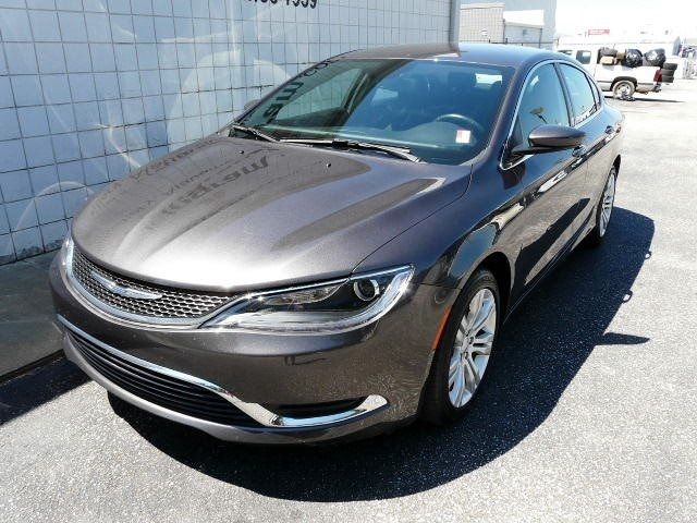 Chrysler : 200 Series Limited Limited 2.4L Rear Back-Up Camera Group 6 Speakers AM/FM radio MP3 decoder