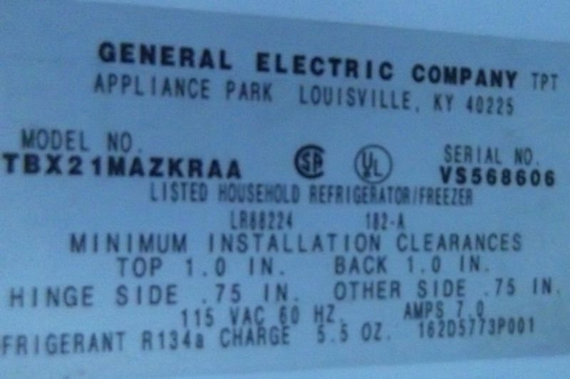 GENERAL ELECTRIC 21 CF  Refrigerator With Ice Maker For Sale, 2