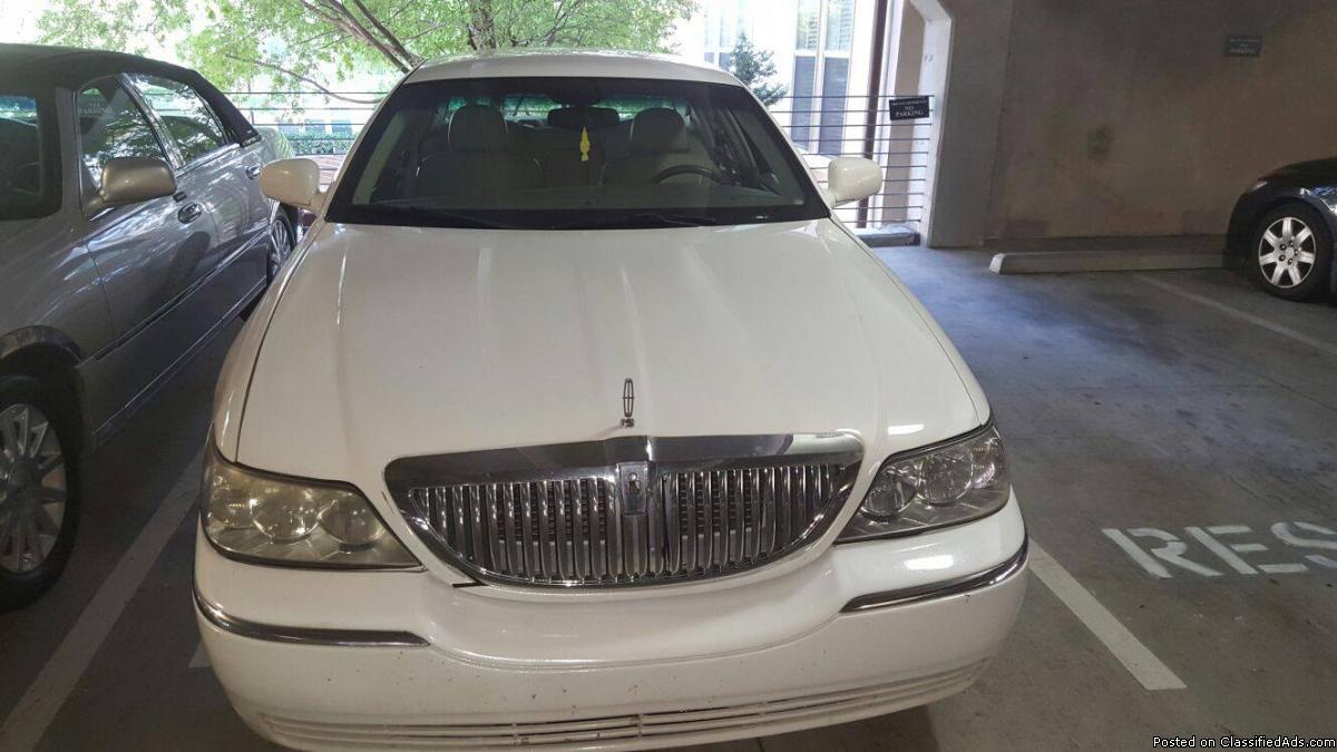 Lincoln Town car available for Sale
