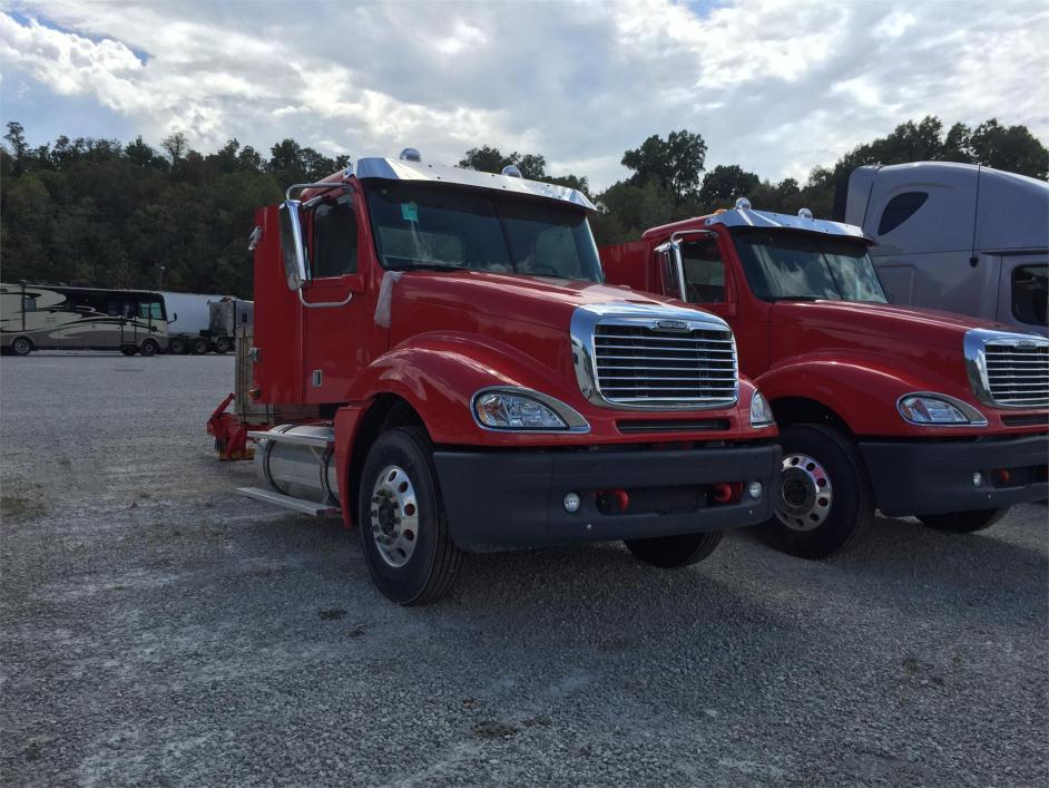 2016 Freightliner Cl12064st-Columbia 120