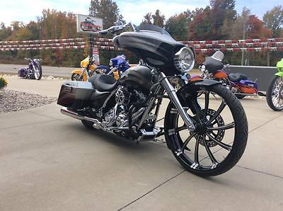 Harley-Davidson : Touring Custom built 26inch street glide