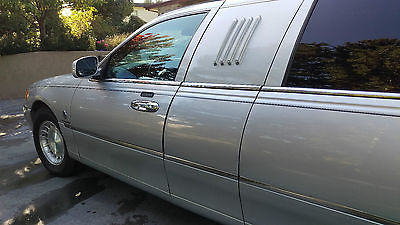 Lincoln : Town Car silver 2000 lincoln towncar federal six door limousine conversion