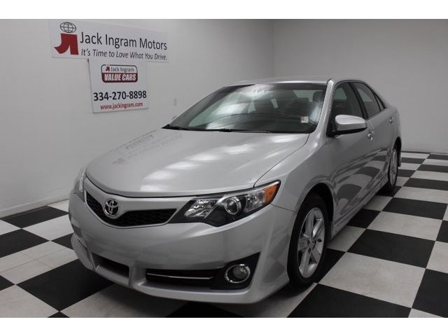 Toyota : Camry SE SE 2.5L CD 6 Speakers AM/FM radio MP3 decoder Air Conditioning Power steering