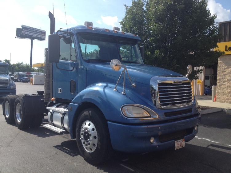2010 Freightliner Cl12064st-Columbia 120