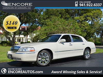Lincoln : Town Car 4dr Sedan Ultimate 2004 lincoln town car ultimate sunroof 6 passenger florida owned low miles