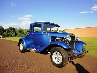 Ford : Model A Coupe RWD 4 Speed