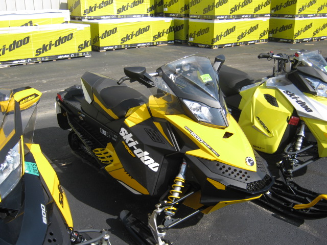 2011 Ski-Doo RENEGADE BACKCOUNTRY E-TEC 800R