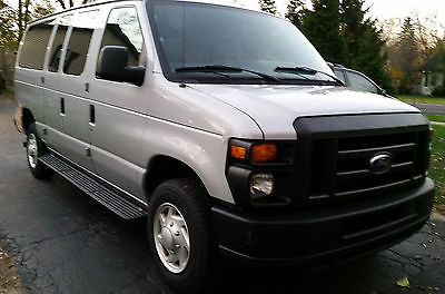 Ford : E-Series Van  XLT MINT CONDITION, 12 PASSENGER IDEAL FOR DAYCARE,CHURCH N FAMILY TRIPS GARAGE KEPT
