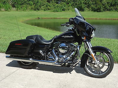 Harley-Davidson : Touring 2014 harley streetglide special only 6 k miles and like new