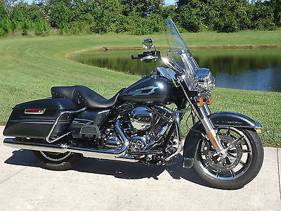 Harley-Davidson : Touring 2015 harley roading only 22 miles and perfect in every way