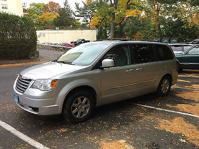 Chrysler : Town & Country TOURING 2010 chrysler town and country touring with bruno joey wheelchair lift