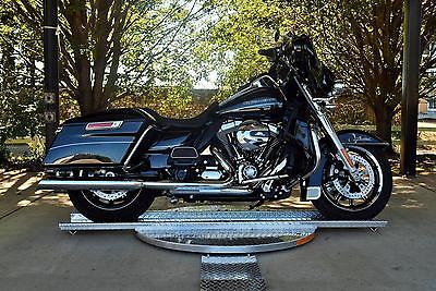 Harley-Davidson : Touring HARLEY-DAVIDSON ULTRA LIMITED FLHTK VIVID BLACK SHARP