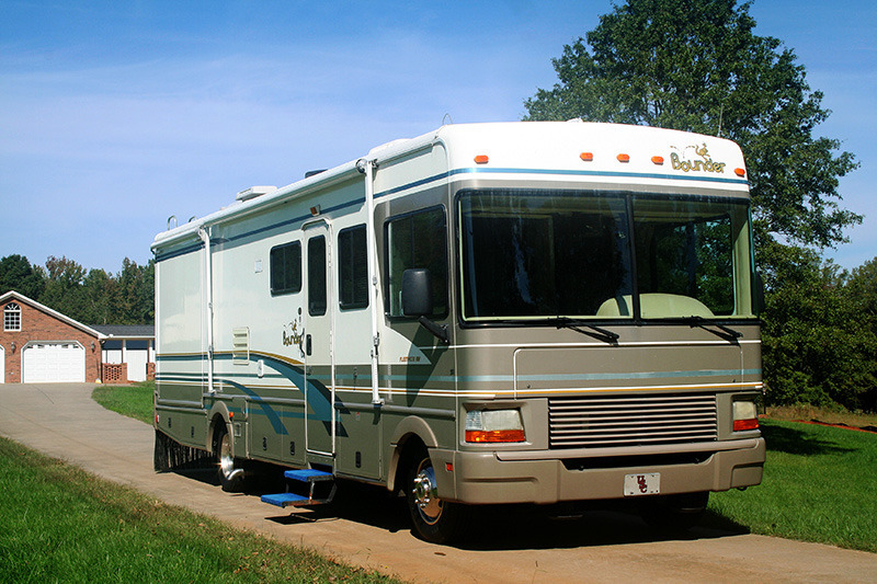 1999 Fleetwood Discovery 37V