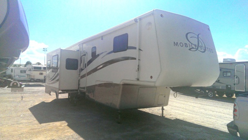 2004 DOUBLETREE MOBILE SUITES 33RS3 Consignment
