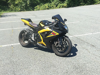 Suzuki : GSX-R Suzuki GSX-R750 - Great Condition - Built for Track - Street Legal